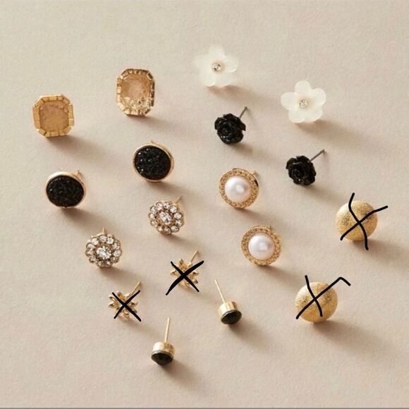 🤯5/$20🤯 8 Pairs Of Flower And Rhinestone Stud Earrings NWT - Picture 1 of 3